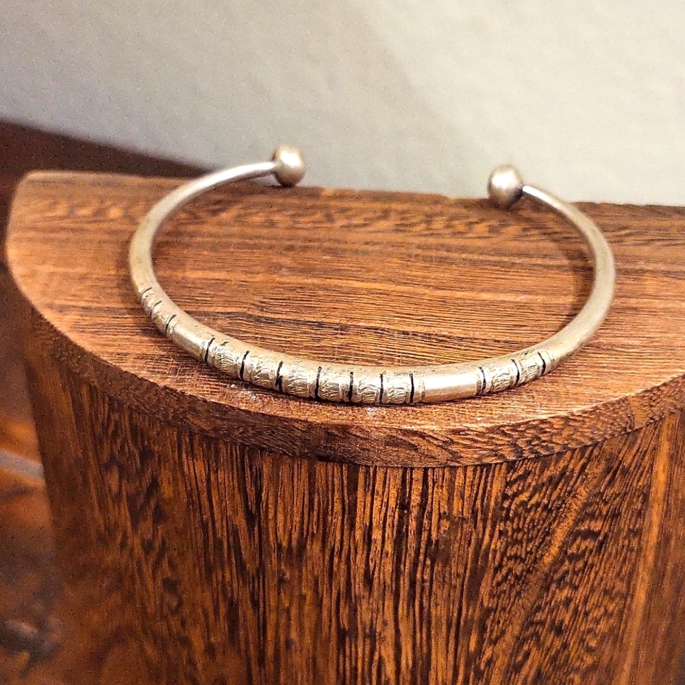 Vintage Vtg Sterling Silver Etched Cuff Bracelet